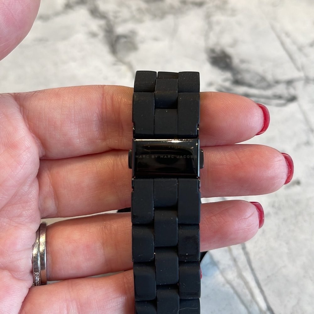 Marc Jacobs Watch - Picture 3 of 12